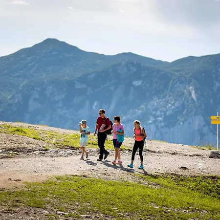 Luxus Fuer Familie Und Hund