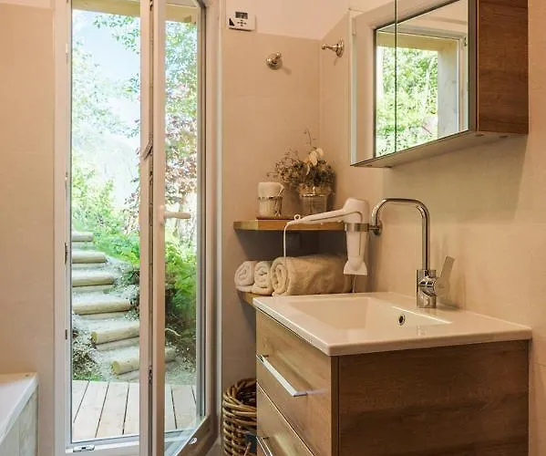 Luxus Fuer Familie Und Hund